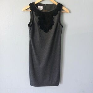Donna Morgan Sleeveless Shift Dress-Size 4-Embellished Collar-Knee Length-Career